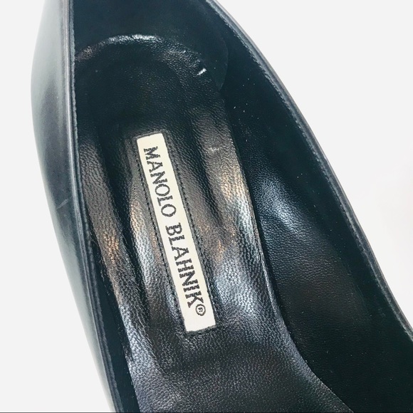 *Classic Black Manolo Blahnik Pumps* - Picture 6 of 11